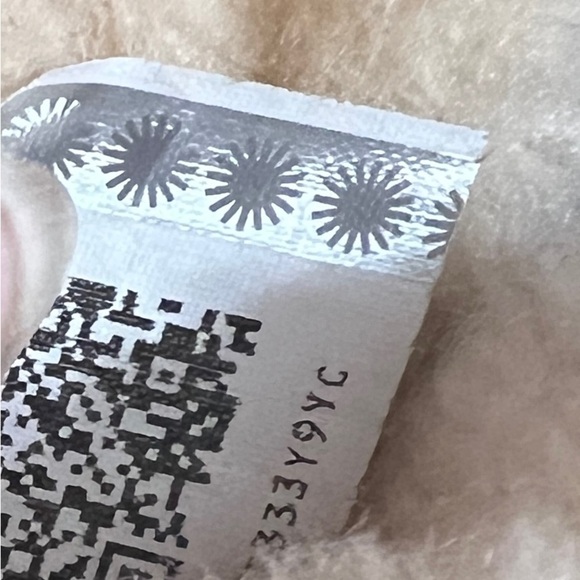 Ugg Australia Remora boots, sz 6 - Picture 7 of 7